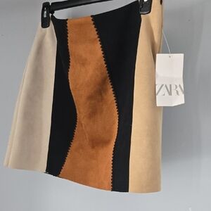 Zara Women's Tan and Black Mini Skirt